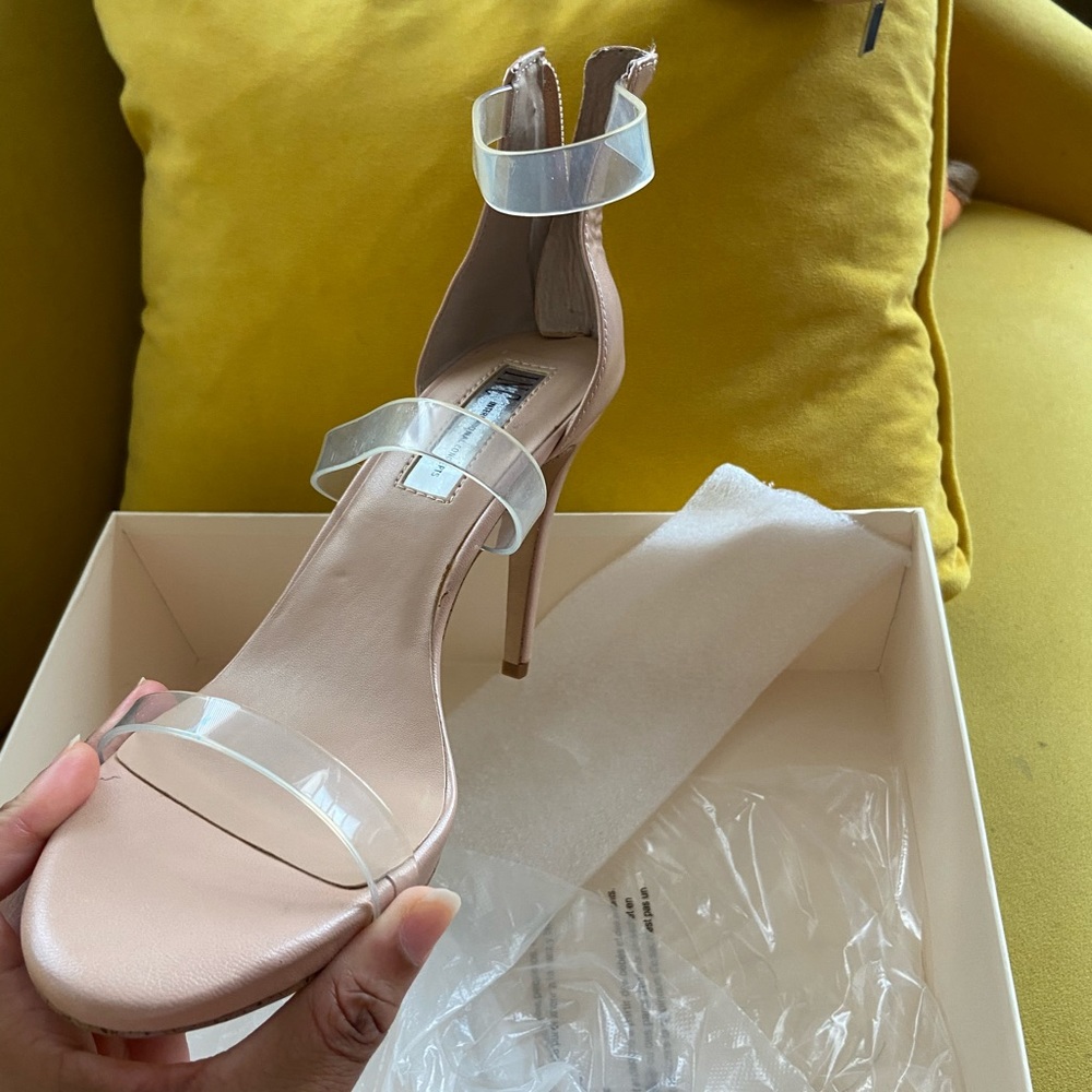 Shoes - Picture 4 of 4
